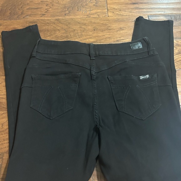 Seven7 Women's Dark Black Skinny Jeans - Picture 2 of 3